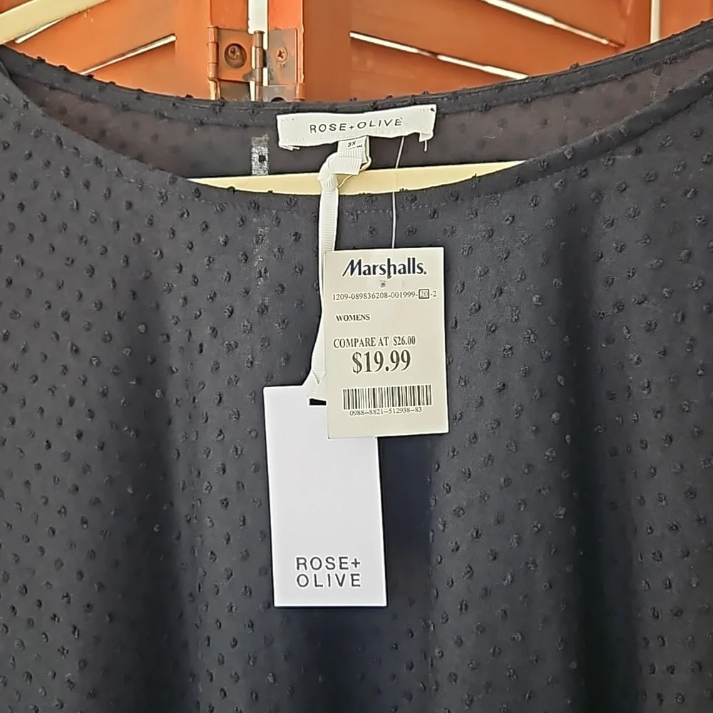 Rose + Olive ladie's black 3/4 split/buttoned sleeve blouse - size 3X NWT - Picture 5 of 8